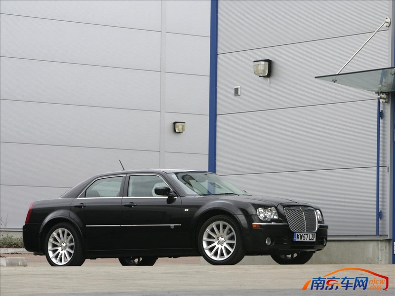 2008款克莱斯勒300c srt uk version 外观