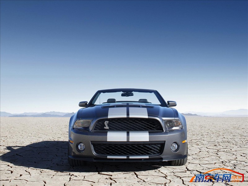 2010款福特野马 蝰蛇gt500 外观
