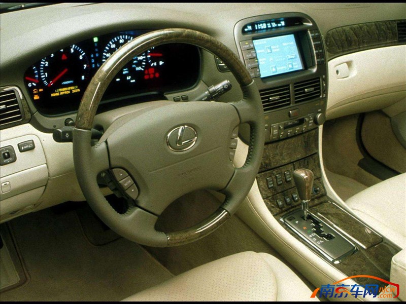 2001款雷克萨斯ls430 中控台