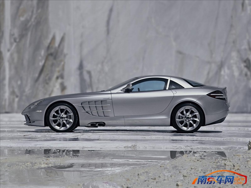 2004款梅赛德斯奔驰slr mclaren