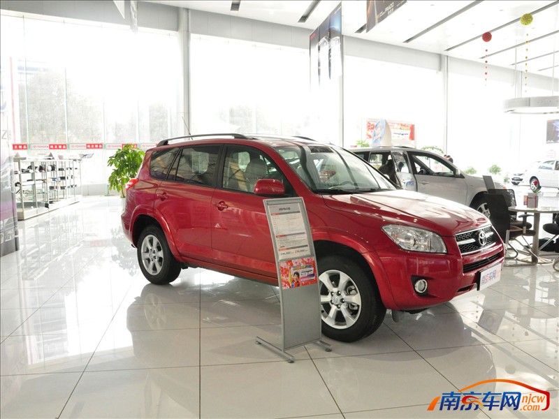 2009款丰田rav4红色
