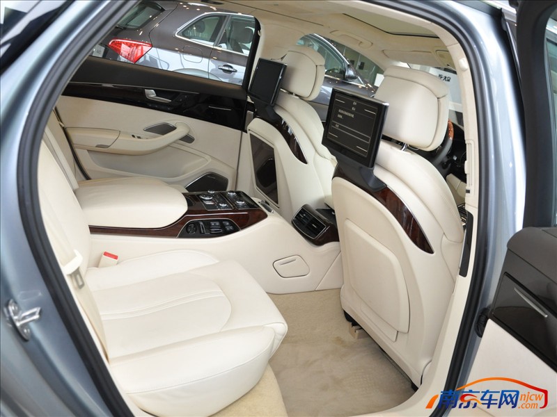 2011款奥迪a8
