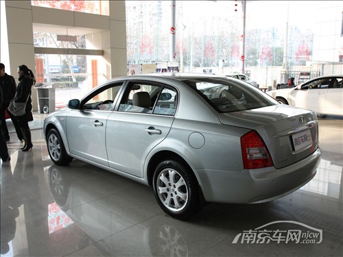 南京奔腾b70让5000元 豪华型优惠达1.2万高清图片