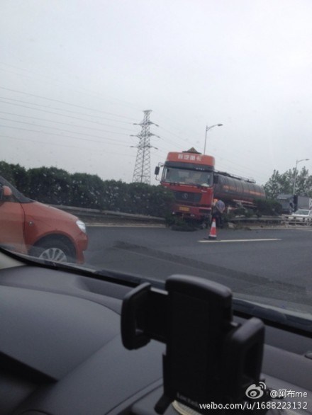 今晨大暴雨 早高峰南京主城又成堵城