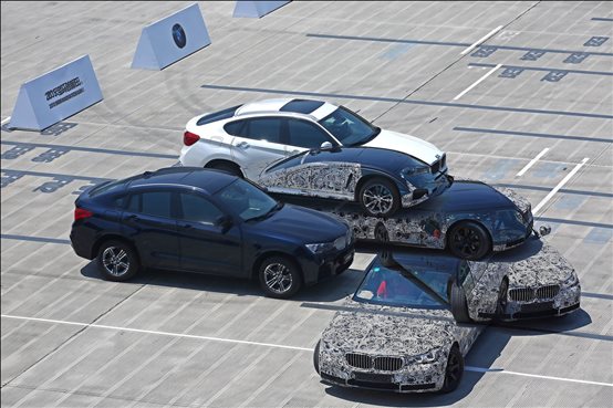 06. 高级驾驶者辅助系统现场演示：BMW自动泊车.jpg