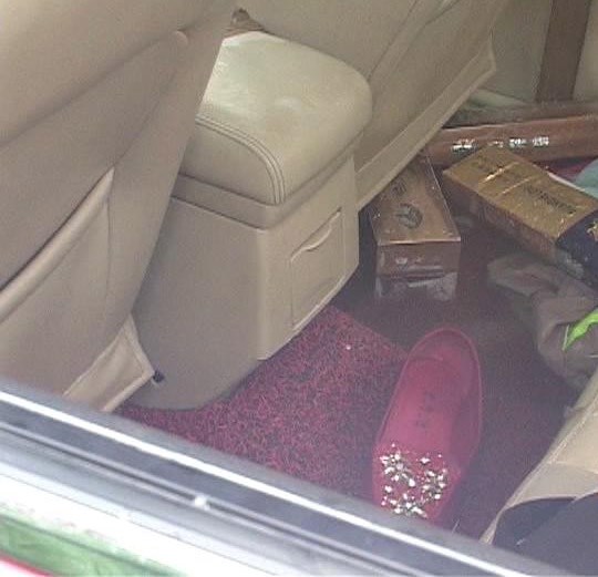 昨夜暴雨 夫妻开车回南京轿车雨夜坠水库