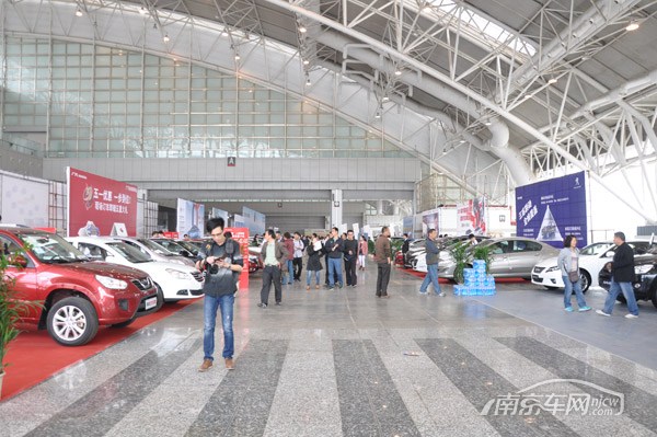 2013年南京五一汽车展销会 国展中心开幕