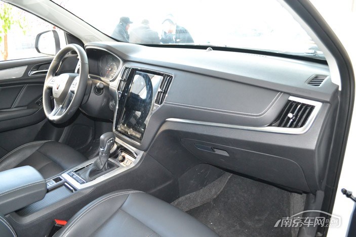 南京上汽荣威RX5少量现车 最高优惠1.3万