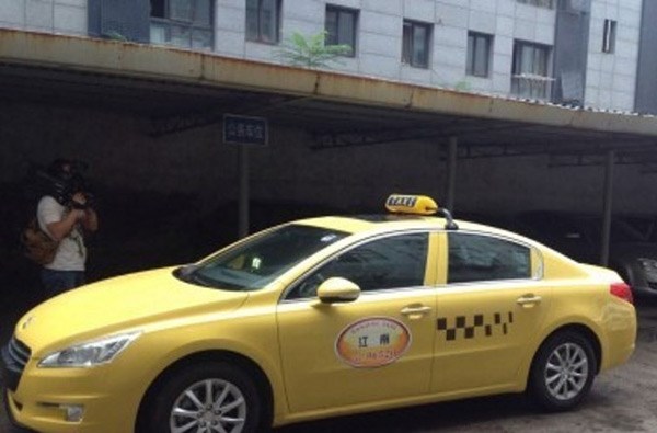 8月份南京全市出租车统一"变色"柠檬黄