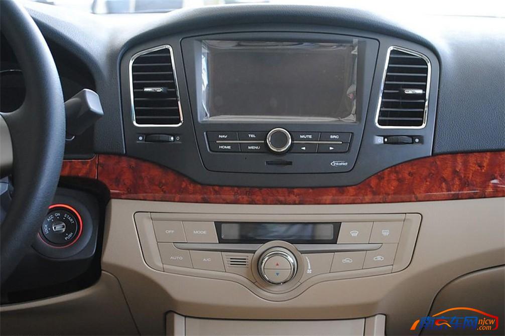 2010款上汽荣威350 中控台