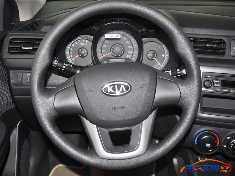 k2两厢 2012款 内饰