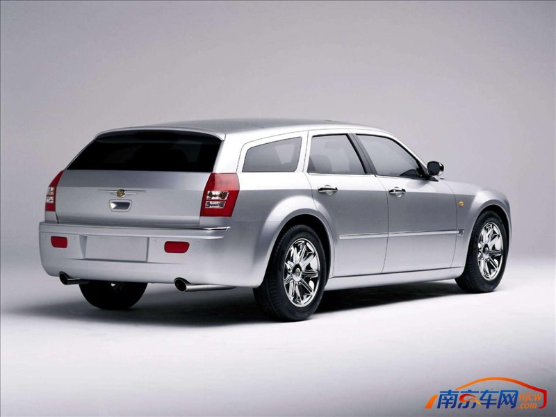 2003款克莱斯勒300ctouring概念车