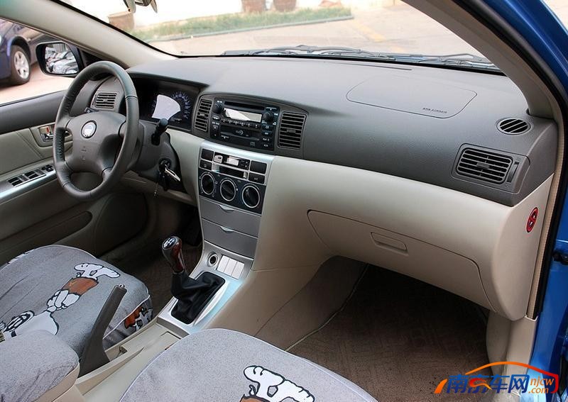 比亚迪f3 中控台