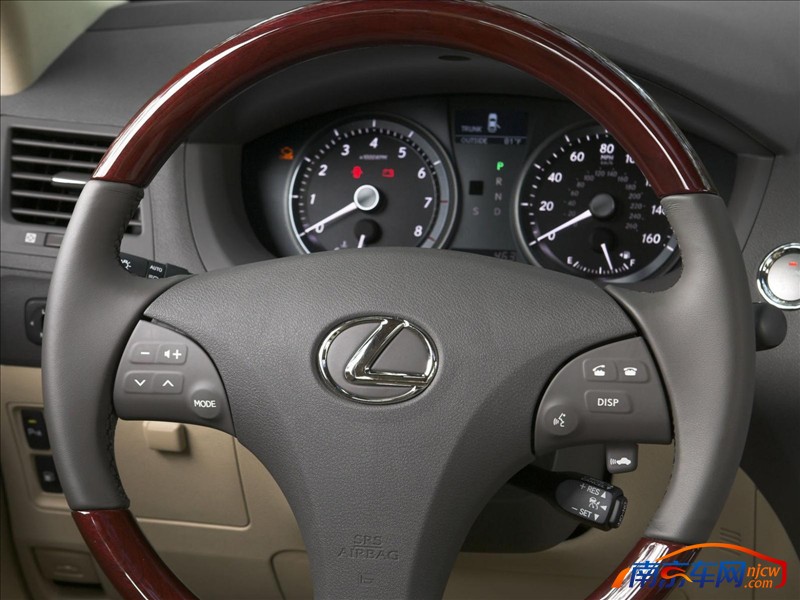 2007款雷克萨斯es350 中控台