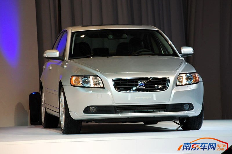 沃尔沃s40 t5 外观