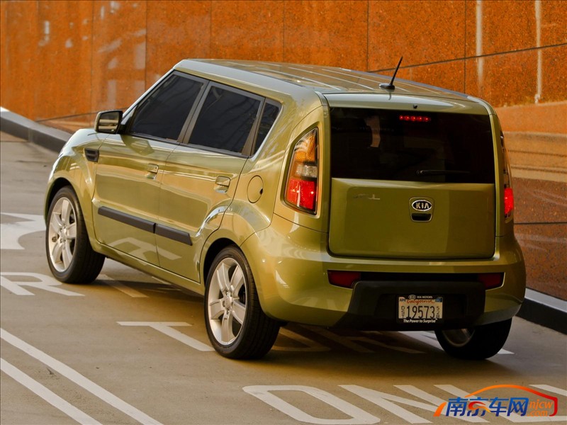 2010款起亚soul 外观