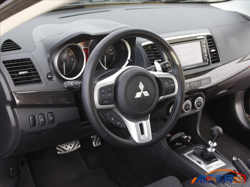 2008款三菱lancerevolutionx