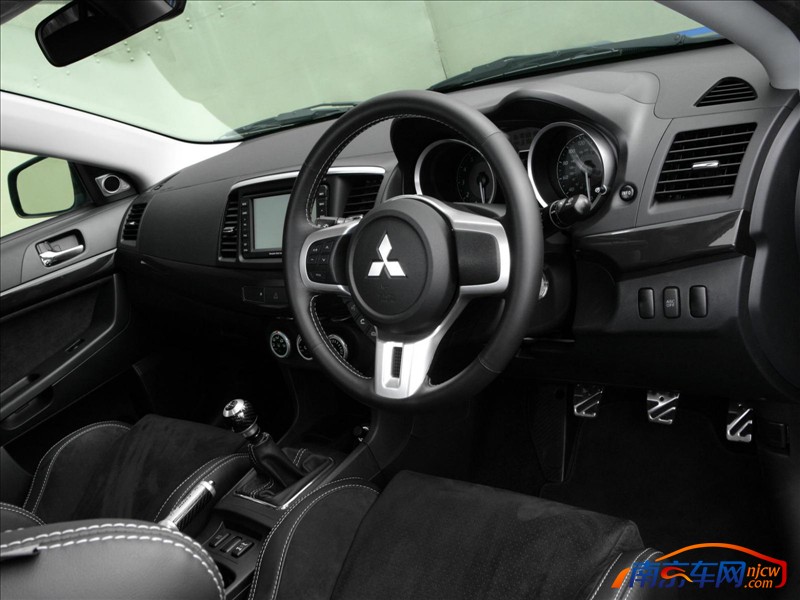 2010款三菱lancerevolutionxfq400