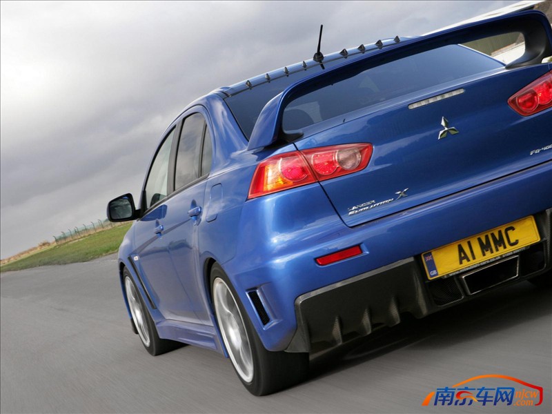 2010款三菱lancerevolutionxfq400