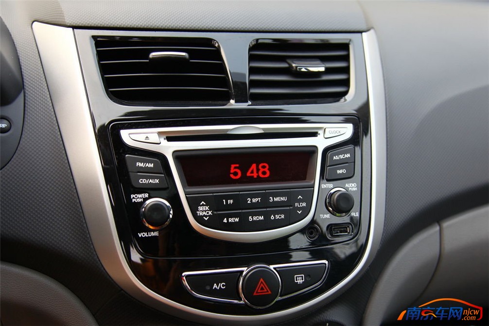 2010款北京现代瑞纳