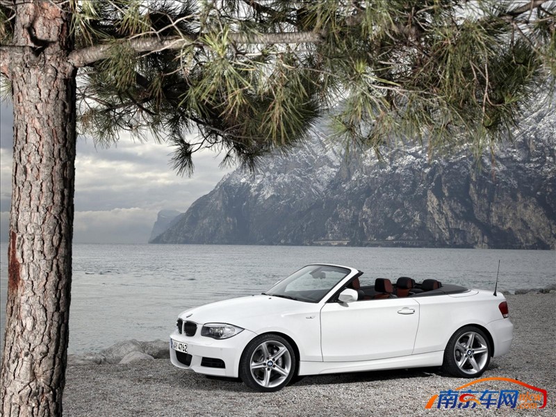 2012款宝马1系敞篷版