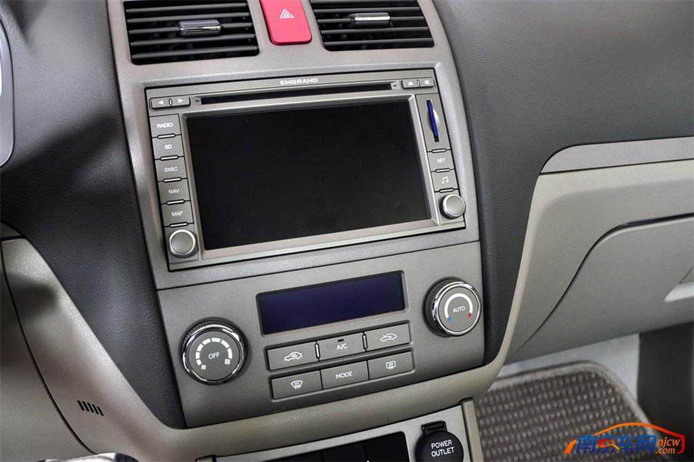 2010款帝豪ec7 中控台