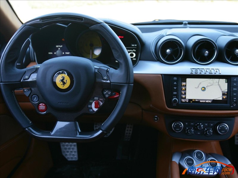 2012款法拉利ff