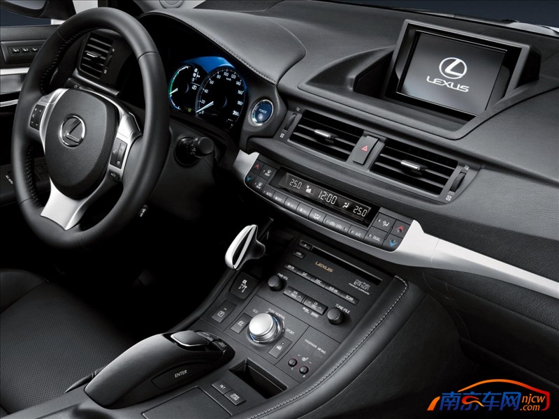 2011款雷克萨斯ct 200h 中控台