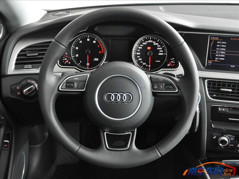 2012款 a5 中控台