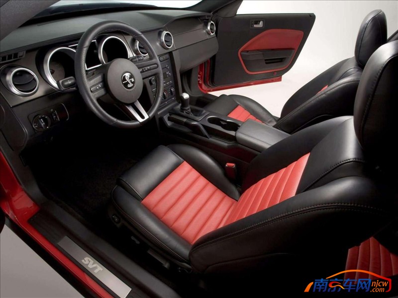 2005款福特野马眼镜蛇shelbygt500