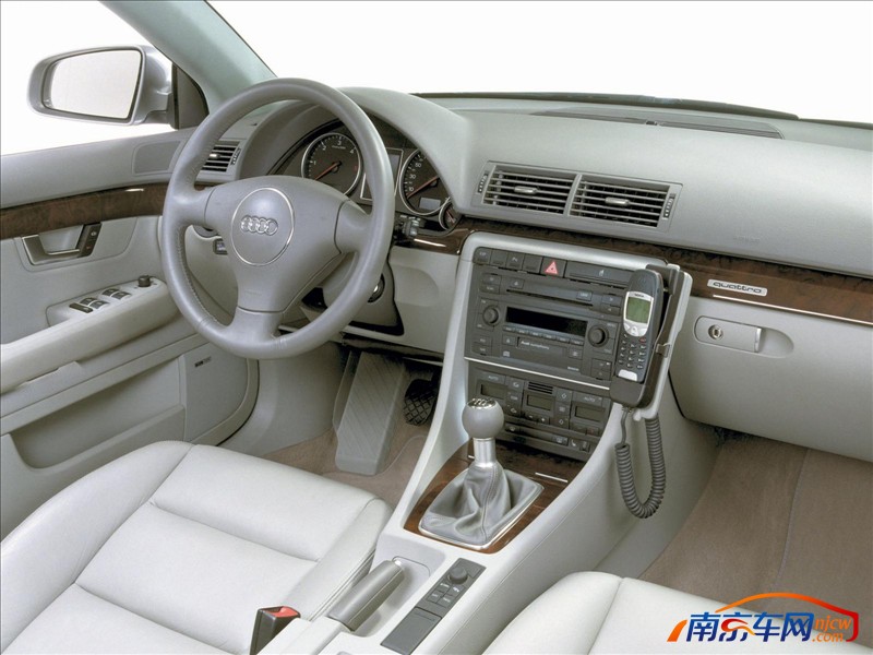 2001款奥迪a4 旅行版 中控台