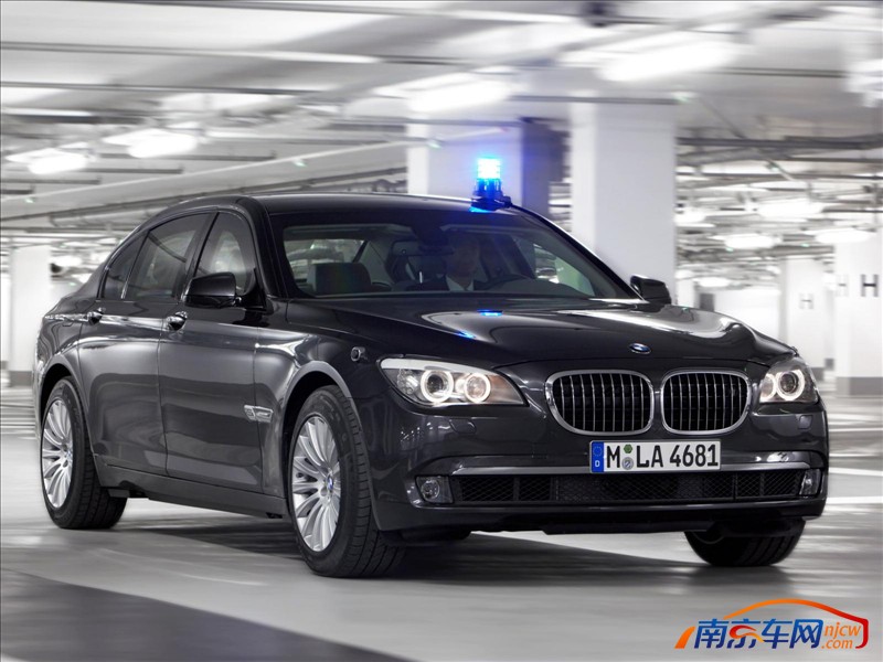 2010款宝马7系防弹车