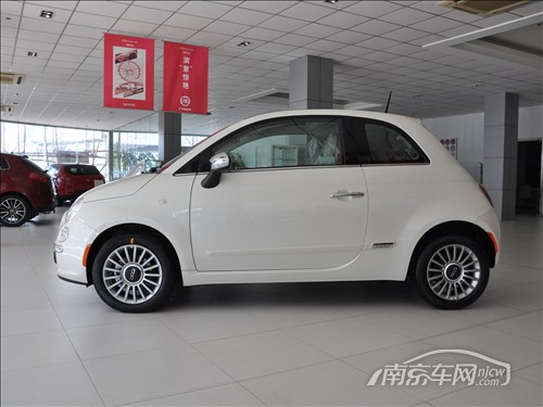 98万起售 三种版本可爱小车菲亚特500_南京车网