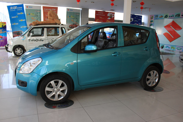 千呼万唤始出来昌河铃木派喜14到店实拍