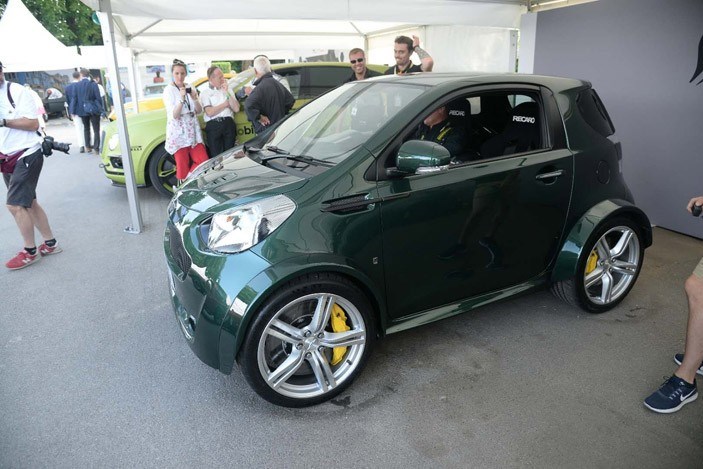 阿斯顿马丁v8cygnet小天鹅亮相配47lv8发动机