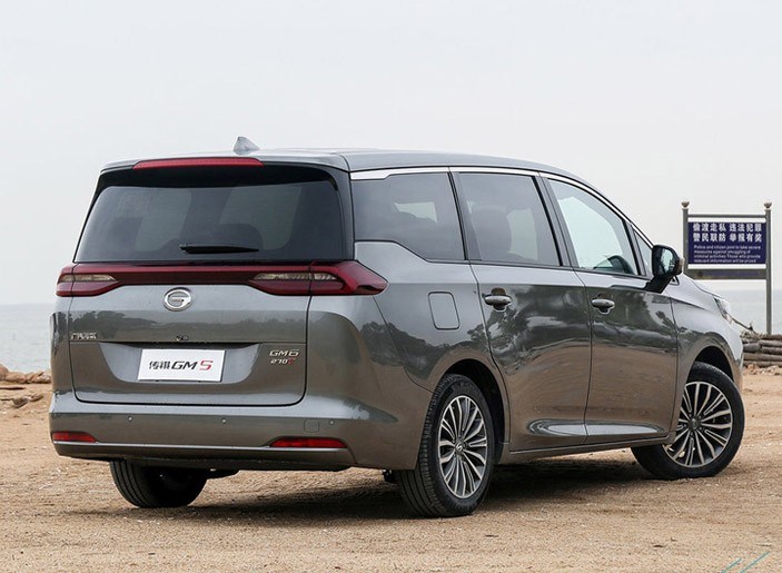 但gm6并没有采用商务m