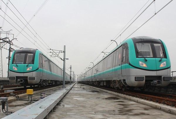 南京地铁十号线,机场线 六点整同步通车