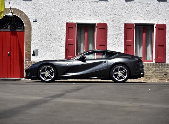 法拉利将推出812superfast敞篷版或限量发售