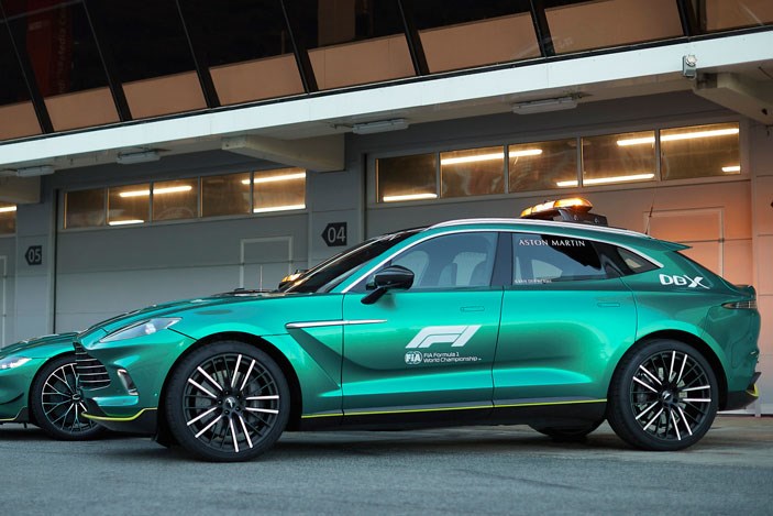 阿斯顿·马丁从2021年开始担任f1赛事安全车及医疗车,打破了梅赛德斯